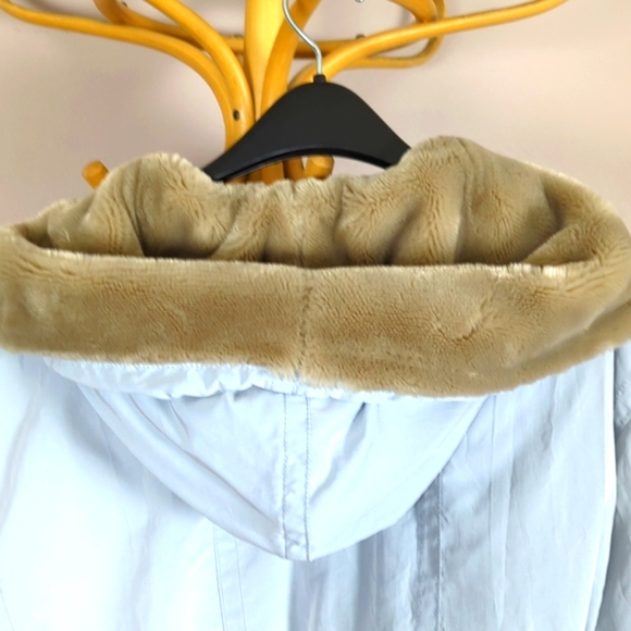 RARE! Vintage silver HEAD embroidered winter jacket with faux fur trim - Picture 10 of 15